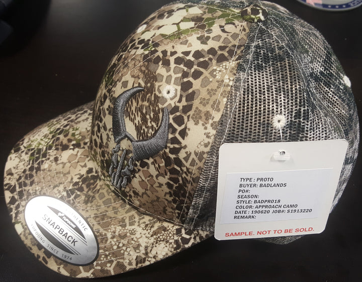 APPROACH CAMO MESH TRUCKER