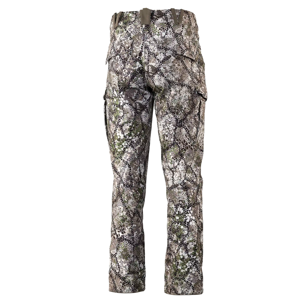Badlands camo hunting pants, featuring Approach pattern and skull logo for outdoor concealment and brand identification.